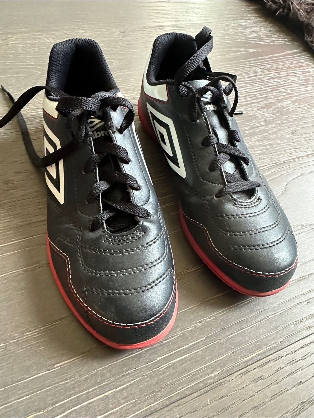 Umbro Indoor Soccer Shoes Size 4